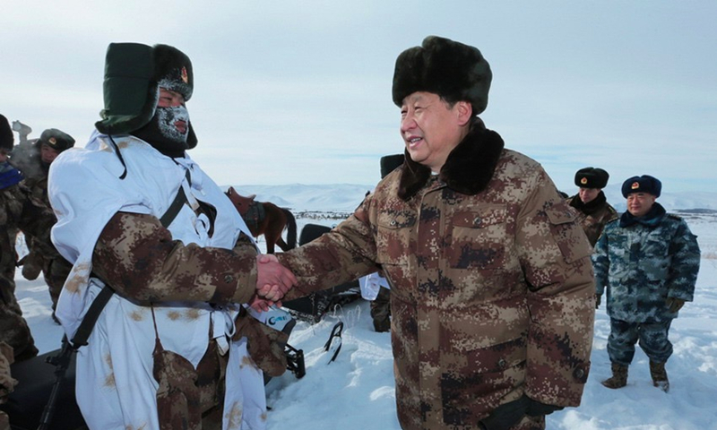 2014年1月26日，習近平總書記春節(jié)前夕冒嚴寒踏冰雪慰問邊防官兵。