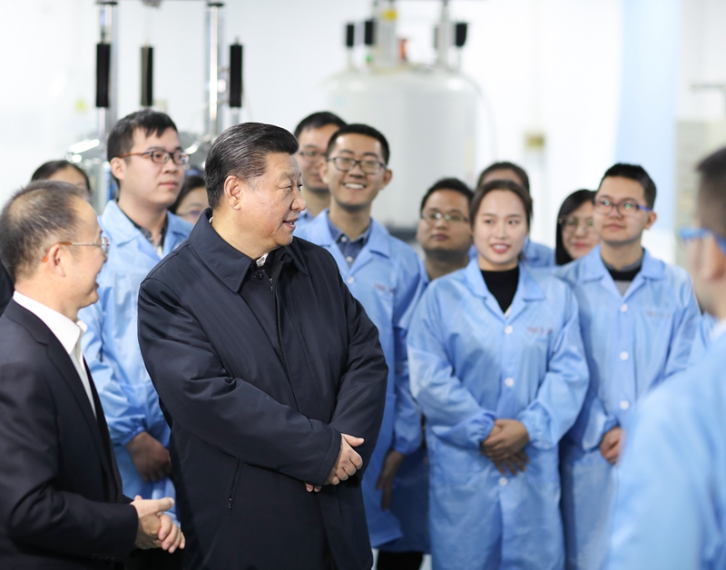 2019年1月17日，習(xí)近平在天津南開大學(xué)元素有機(jī)化學(xué)國家重點(diǎn)實(shí)驗(yàn)室同師生親切交流。